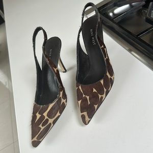 Ladies 7.5 animal print sling back heals